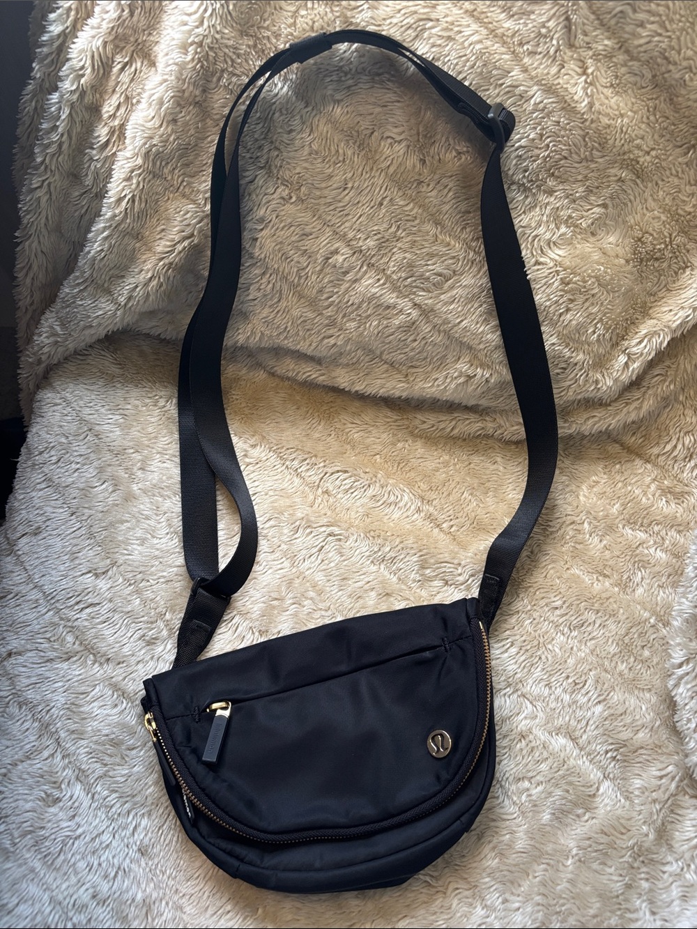lululemon athletica Black Crossbody Sling with Gold Accents - Picture 3 of 9